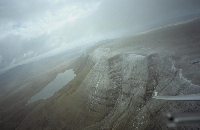 March 2006: Gliding over the Brecon Beacons 